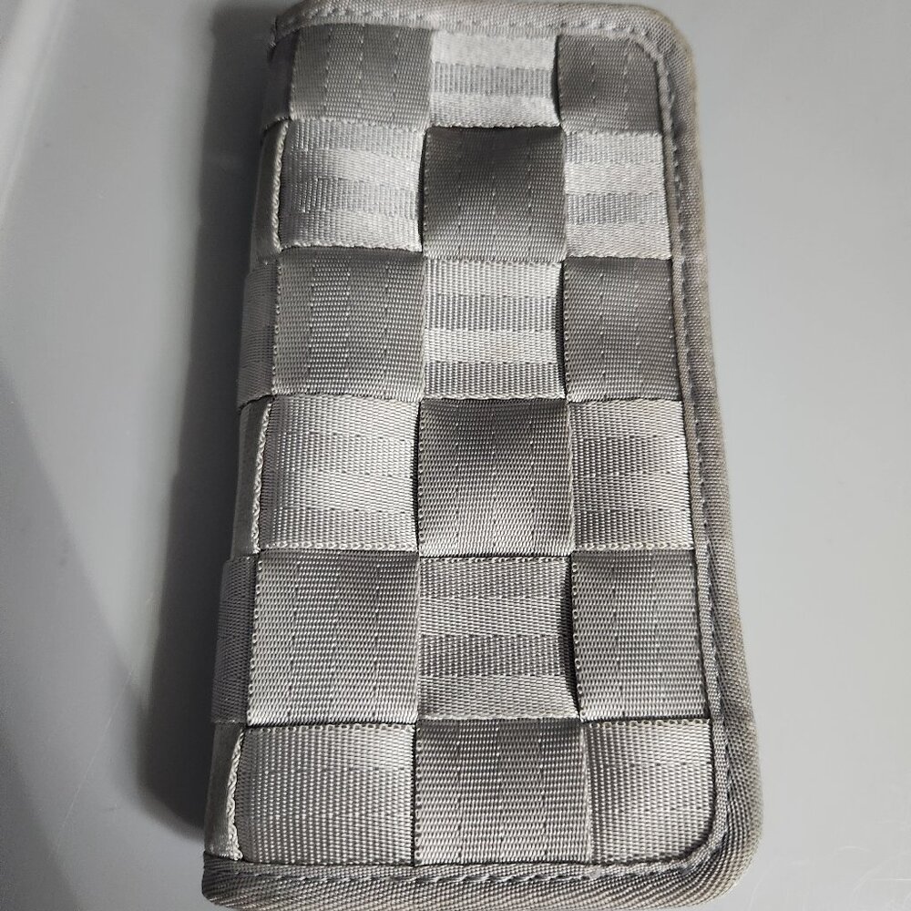 Harveys Silver Seatbelt Full Classic Wallet